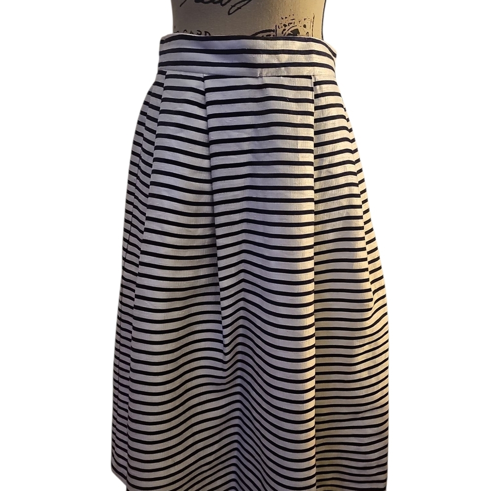 BB‎ Dakota Black and White Pleated Midi Skirt